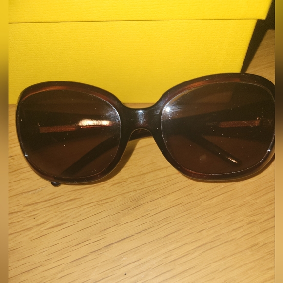 β€οΈβπ₯FENDI Sunglasses case and box - Picture 11 of 13